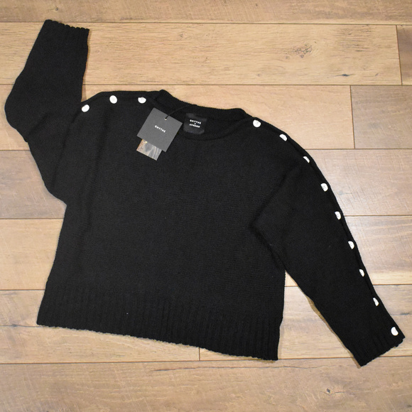 Smythe Sweaters - HP!🎉 Smythe x Augden Button Sleeve Black Sweater